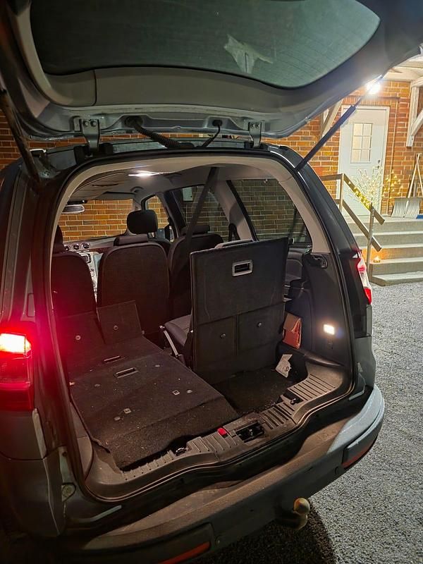 Begagnad Ford Galaxy 145 HK (106 kW) 2009 Minibuss