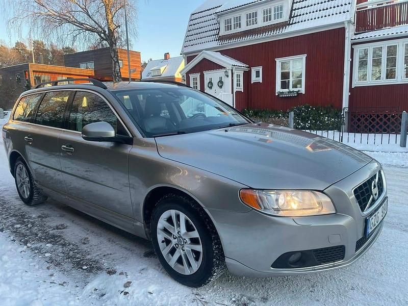 Ljusbrun Begagnad 2013 Volvo V70 Kombi | 88 000 kr (Bra pris) - Bild 1/4