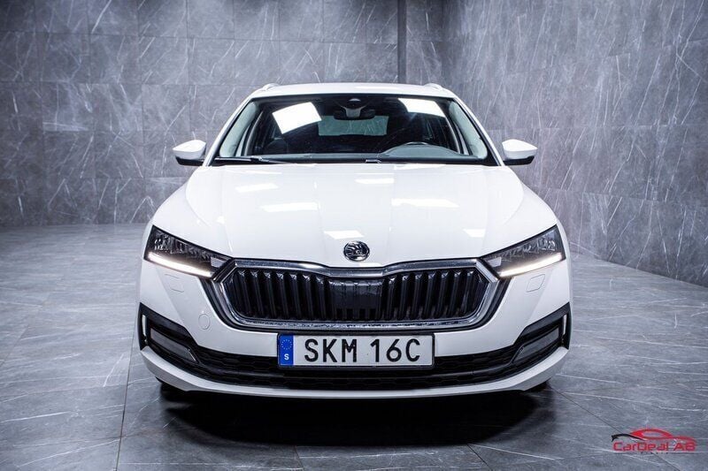 Begagnad Skoda Octavia Ambition 111 HK (81 kW) 2020 Vit Kombi
