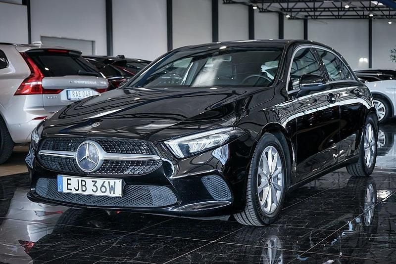 Begagnad Mercedes A180 Progressive 116 HK (85 kW) 2019 Svart Halvkombi