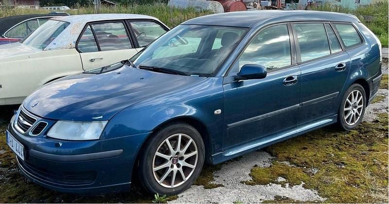 Blå Begagnad 2006 Saab 9-3 Vector Kombi | 10 000 kr (Bra pris) - Bild 1/4