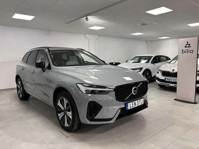 Begagnad Volvo XC60 Plus 349 HK (256 kW) 2023 Grå SUV