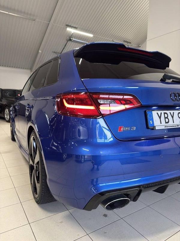 Begagnad Audi RS3 Sportback 367 HK (269 kW) 2016 Blåmetallick Halvkombi
