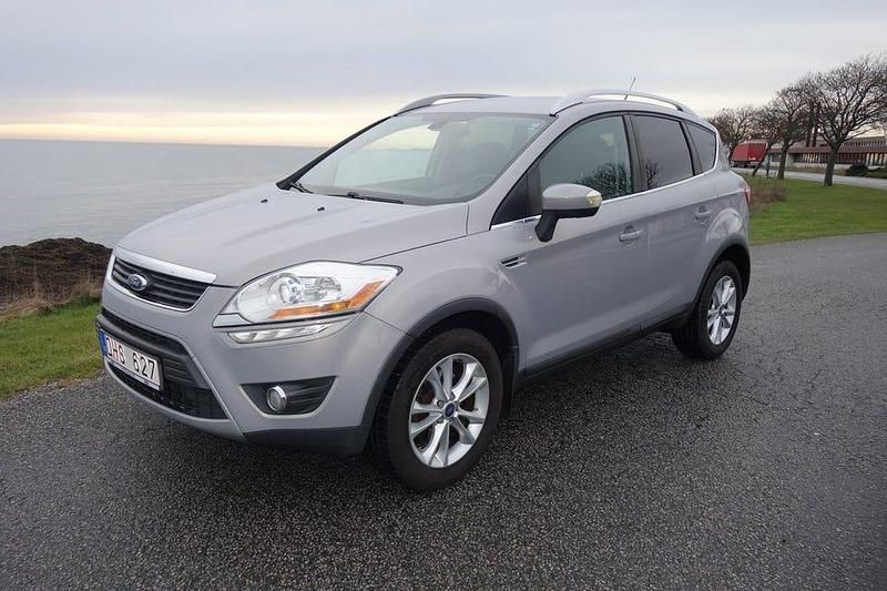 Grå Begagnad 2011 Ford Kuga Titanium SUV | 59 900 kr (Marknadspris) - Bild 1/4