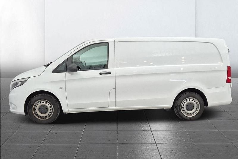 Vit Begagnad 2022 Mercedes Vito Minibuss | 344 800 kr (Bra pris) - Bild 1/3