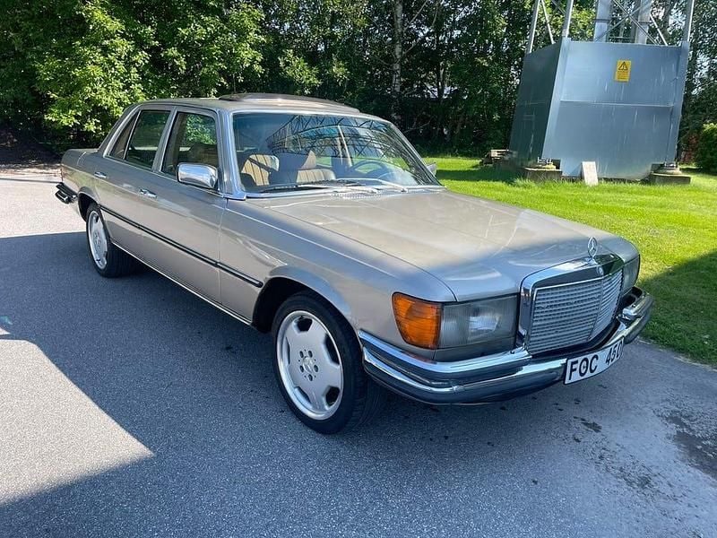 Begagnad Mercedes 280 1975