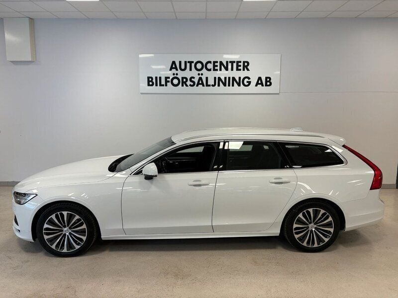 Vit Begagnad 2018 Volvo V90 Momentum Kombi | 249 900 kr (Marknadspris) - Bild 1/4