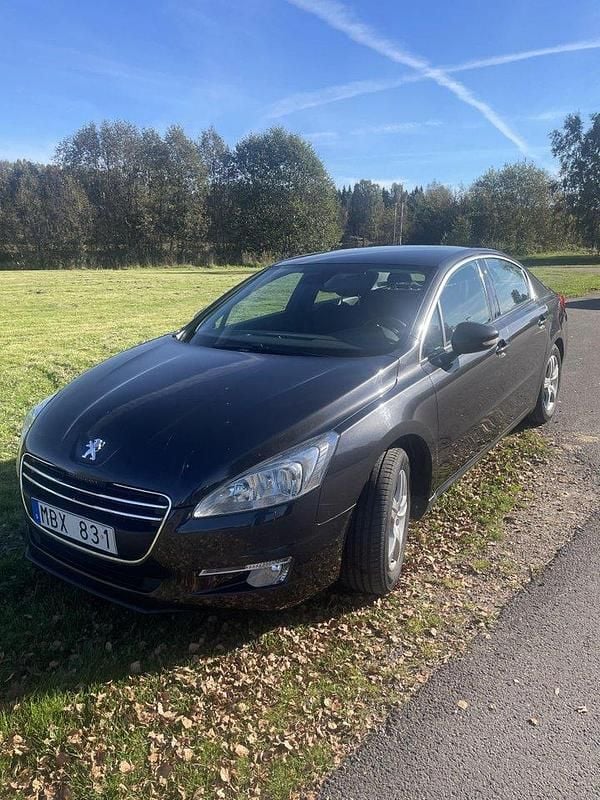 Grå Begagnad 2011 Peugeot 508 Sedan | 64 900 kr (Marknadspris) - Bild 1/4