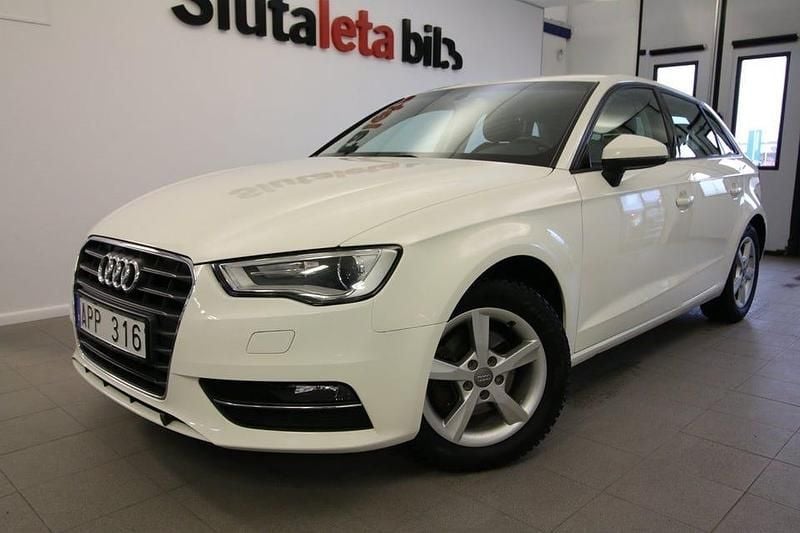 Vit Begagnad 2013 Audi A3 Sedan | 164 900 kr (Marknadspris) - Bild 1/4