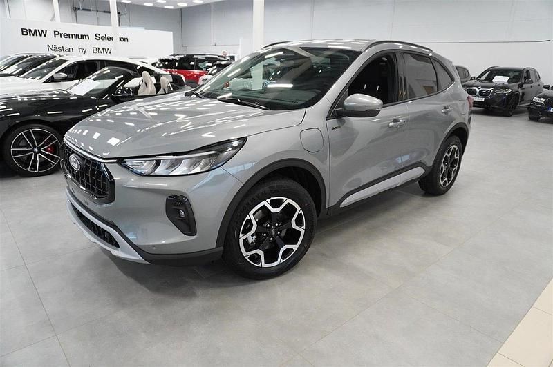 Grå Ny 2025 Ford Kuga Active SUV | 449 000 kr (Dyr) - Bild 1/4