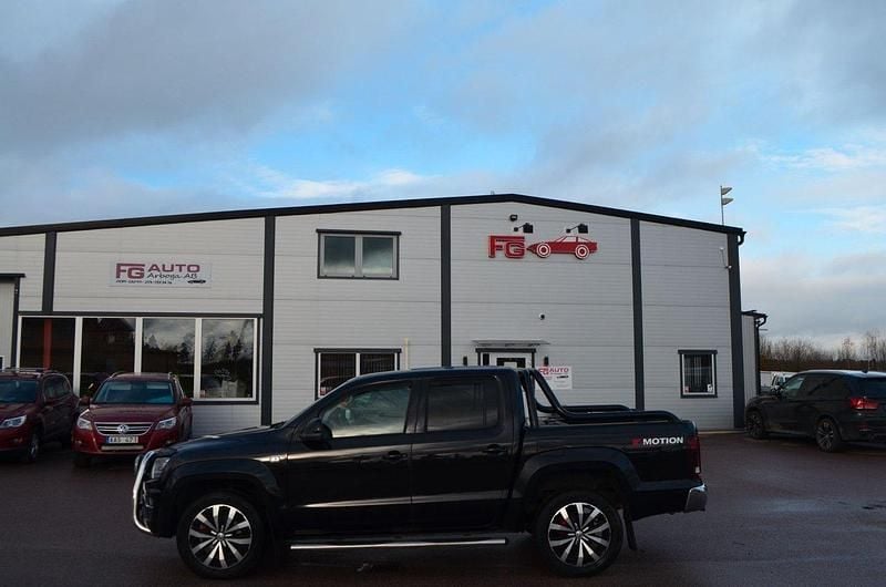 Svart Begagnad 2017 VW Amarok Highline Pickup | 249 000 kr (Marknadspris) - Bild 1/4