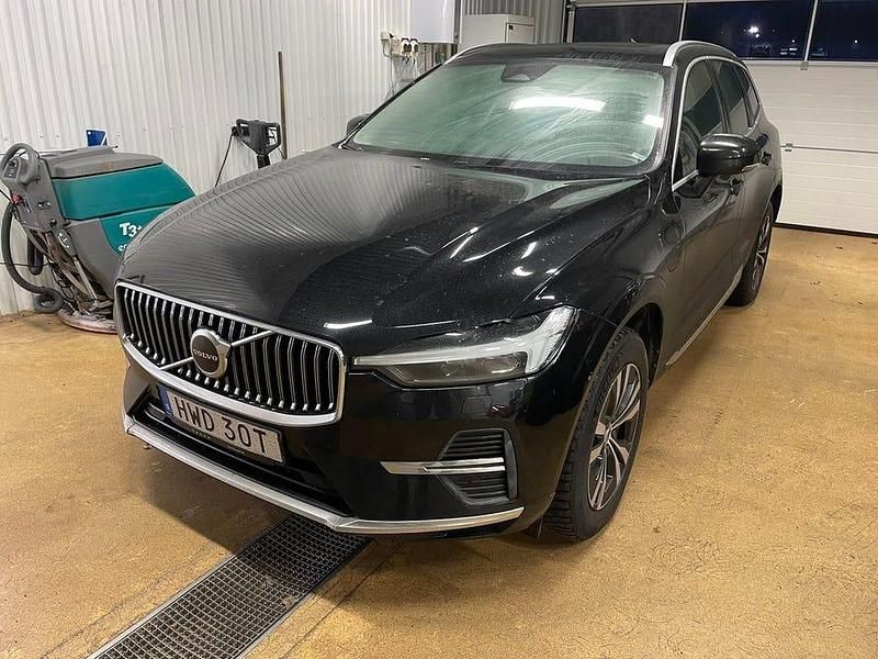 Begagnad Volvo XC60 Core 253 HK (186 kW) 2023 Svart SUV