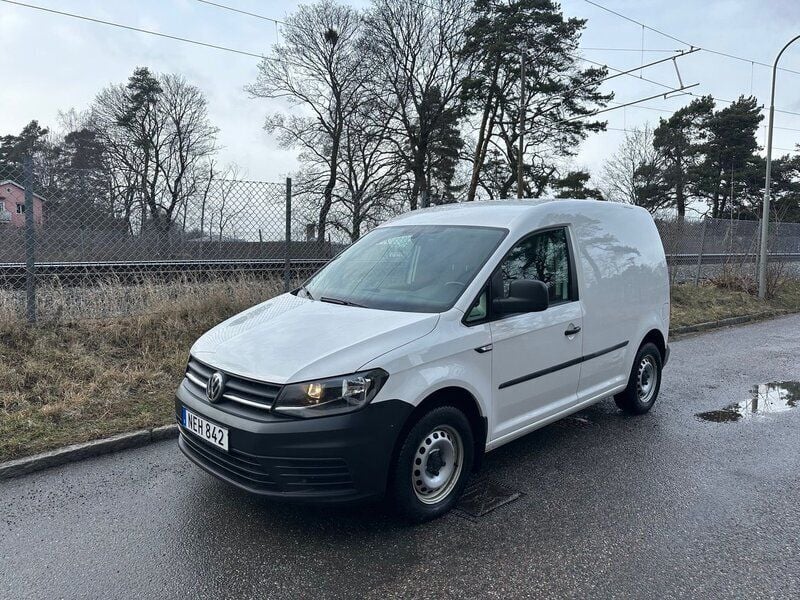 Vit Begagnad 2019 VW Caddy Minibuss | 186 250 kr (Marknadspris) - Bild 1/4