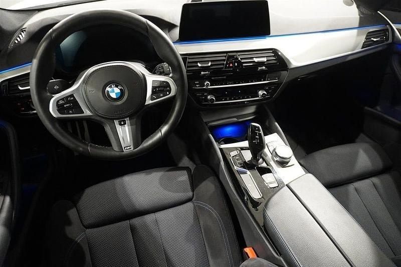 Begagnad BMW 520 M Sport 190 HK (139 kW) 2019 Vit Kombi