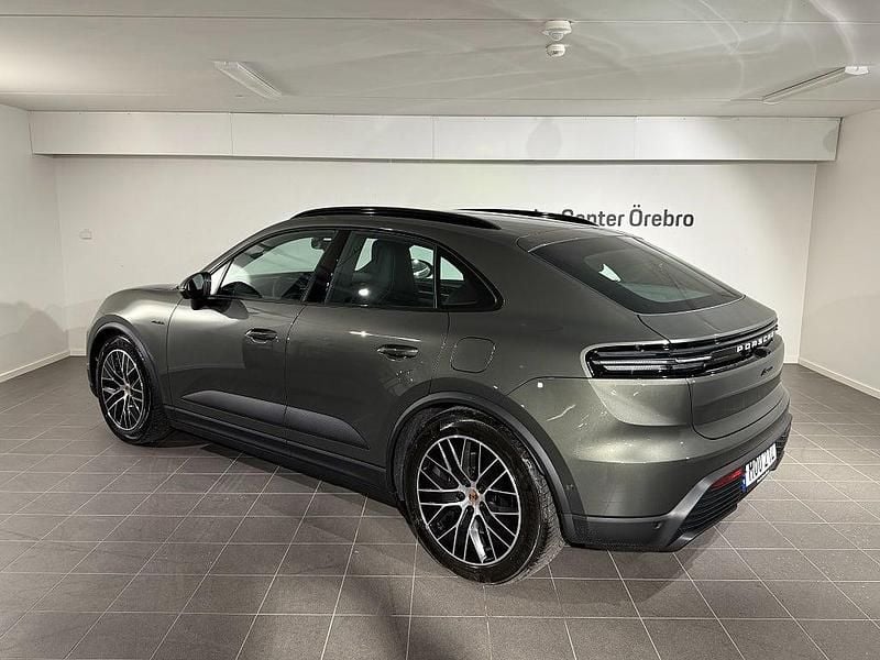 Ny Porsche Macan Sport 330 kW (449 HK) 2025 Grön SUV