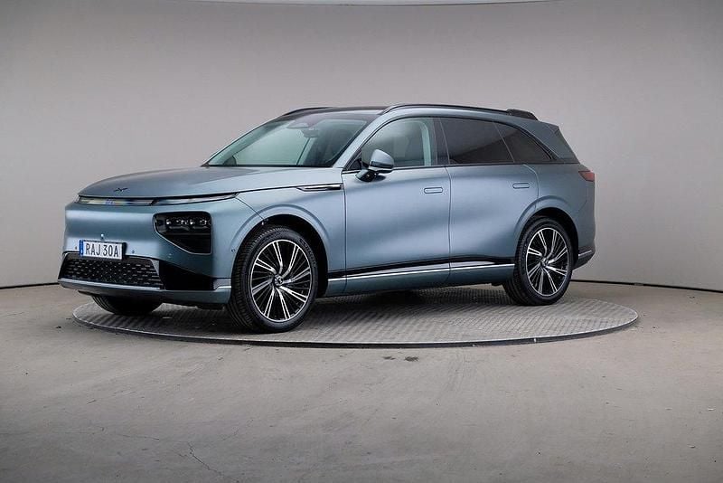 Grön (kaitoke green (matt)) Begagnad 2023 XPENG G9 SUV | 689 000 kr (Superpris) - Bild 1/4