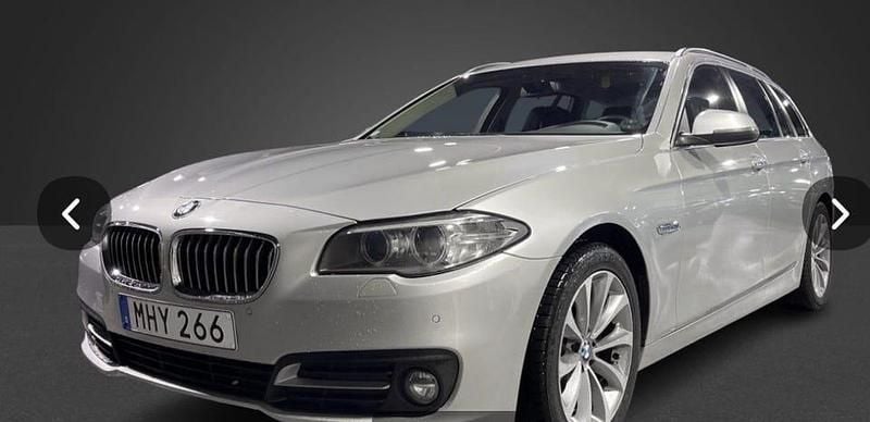 Silvermettalic Begagnad 2016 BMW 520 Kombi | 159 000 kr (Bra pris) - Bild 1/4