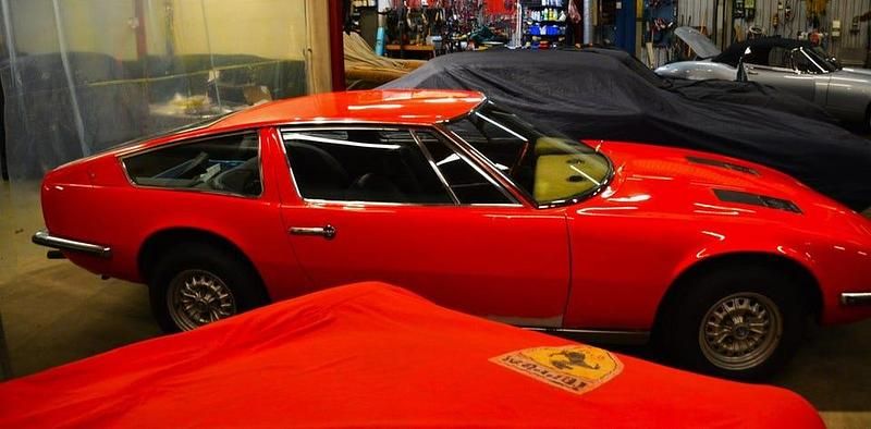 Begagnad Maserati Indy 290 HK (213 kW) 1971 Röd/svart skinn Sportkupé