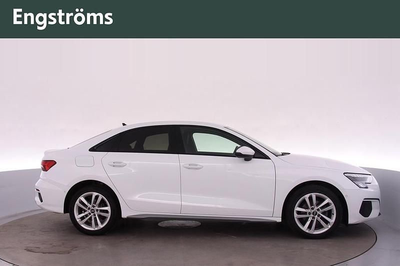 Begagnad Audi A3 Advanced Plus 150 HK (110 kW) 2021 Vit Sedan