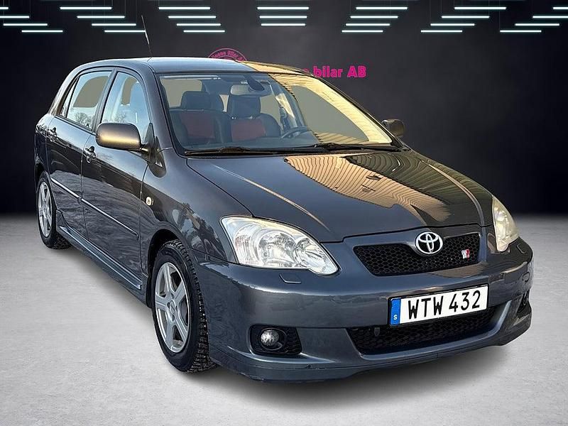 Begagnad Toyota Corolla 192 HK (141 kW) 2005 Grå Halvkombi