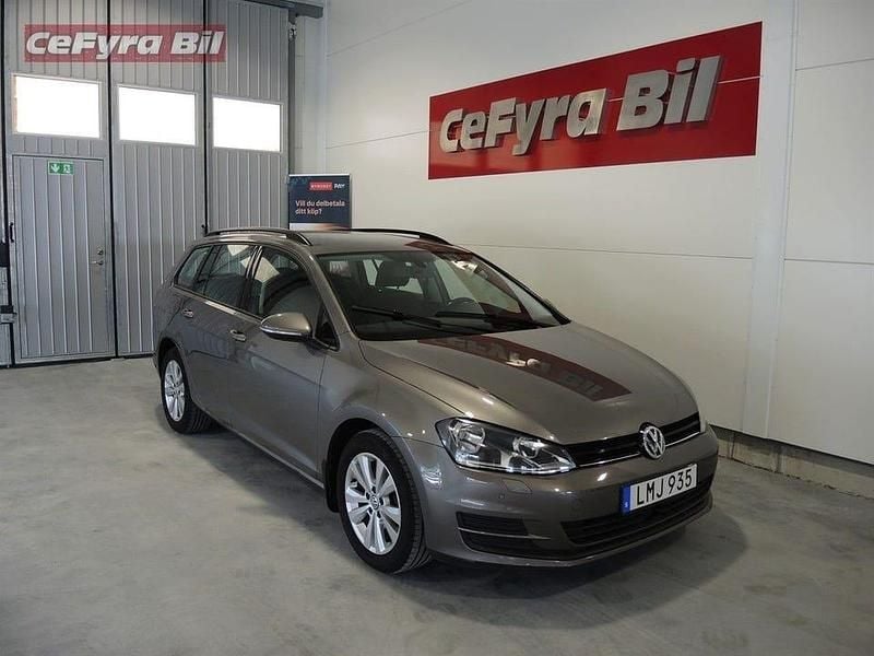 Grå Begagnad 2014 VW Golf VII Kombi | 124 000 kr (Marknadspris) - Bild 1/4