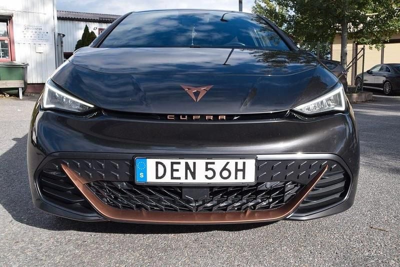 Begagnad Cupra Born 150 kW (204 HK) 2022 Mörkgrå (grå) Halvkombi