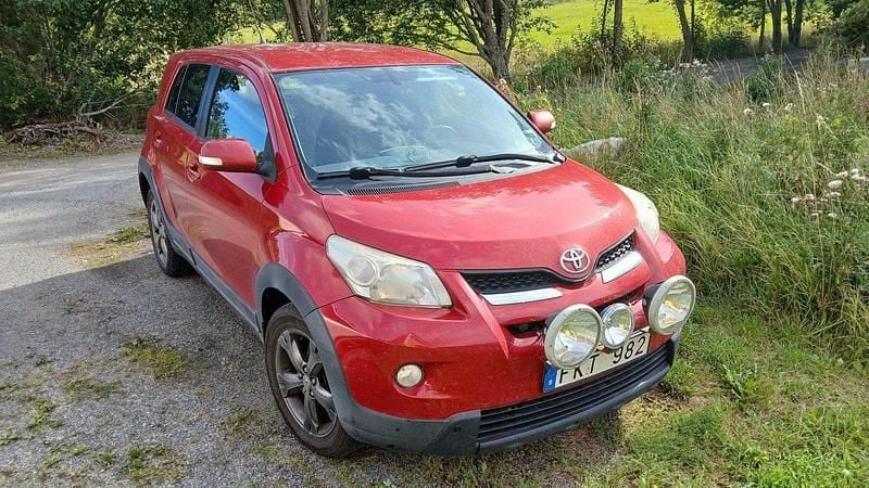 Röd Begagnad 2012 Toyota Urban Cruiser SUV | 65 000 kr (Dyr) - Bild 1/4