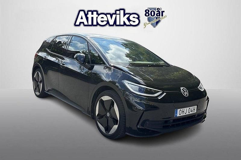 Svart Begagnad 2024 VW ID.3 Pro Halvkombi | 439 900 kr - Bild 1/4