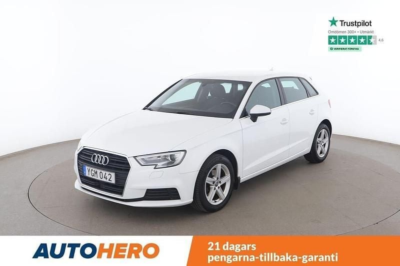 Vit Begagnad 2016 Audi A3 Sportback Comfort Halvkombi | 128 000 kr (Marknadspris) - Bild 1/4