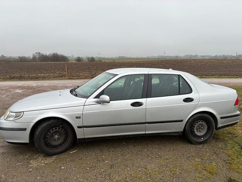 Begagnad 2004 Saab 9-5 Sedan | 14 000 kr (Bra pris) - Bild 1/4