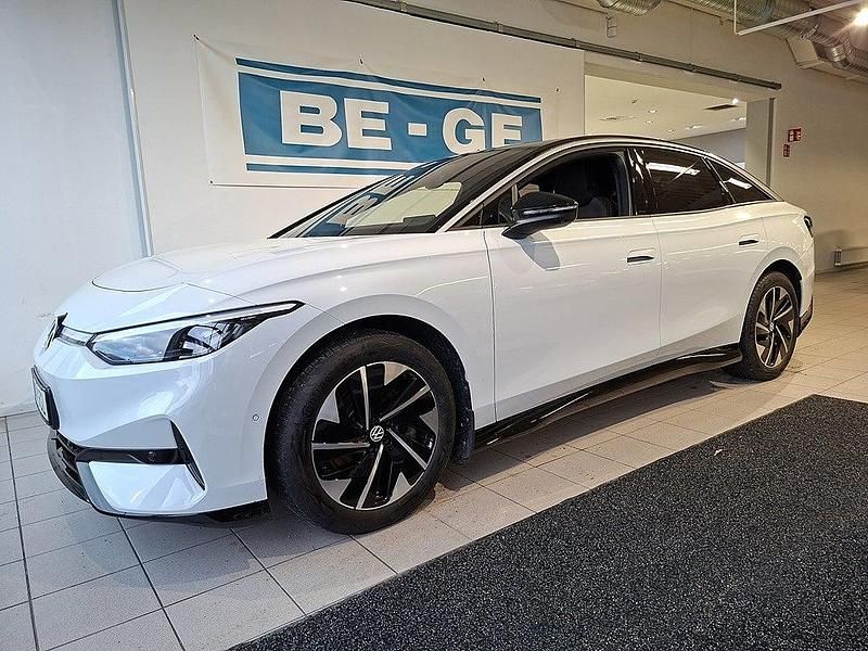 Begagnad VW ID.7 Pro 213 kW (290 HK) 2024 Vit Halvkombi