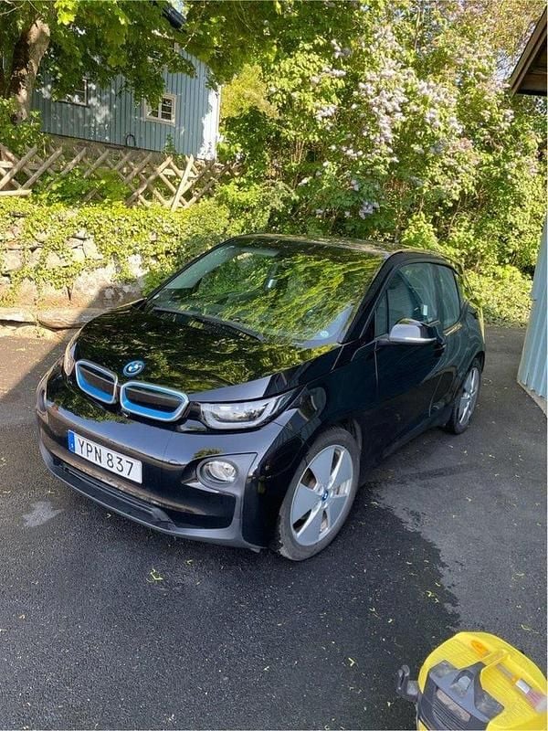 Begagnad 2017 BMW i3 Comfort Edition Halvkombi | 139 000 kr (Marknadspris) - Bild 1/4