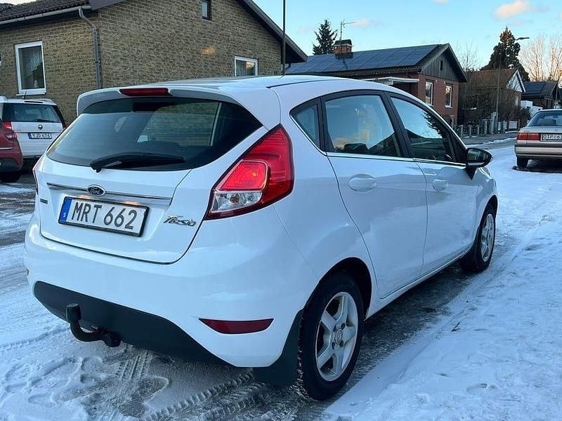 Begagnad Ford Fiesta 100 HK (73 kW) 2015