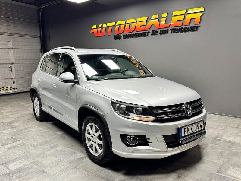 Silver Begagnad 2014 VW Tiguan Sportline SUV | 99 900 kr (Bra pris) - Bild 1/4