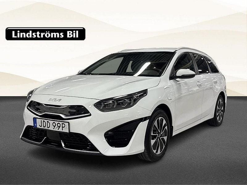 Vit Begagnad 2022 Kia Ceed Sportswagon Kombi | 229 900 kr (Marknadspris) - Bild 1/3