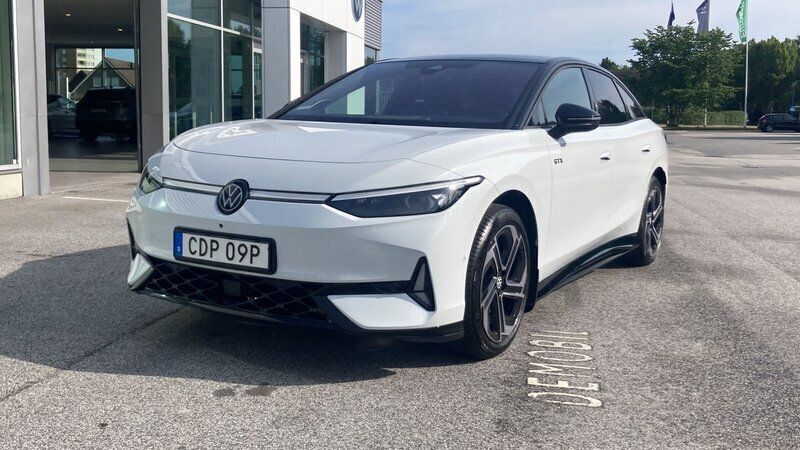 Vit Ny 2025 VW ID.7 GTX Sedan | 724 000 kr (Marknadspris) - Bild 1/4