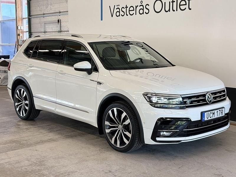 Vit (pure white) Begagnad 2019 VW Tiguan Allspace Highline SUV | 339 900 kr (Marknadspris) - Bild 1/3