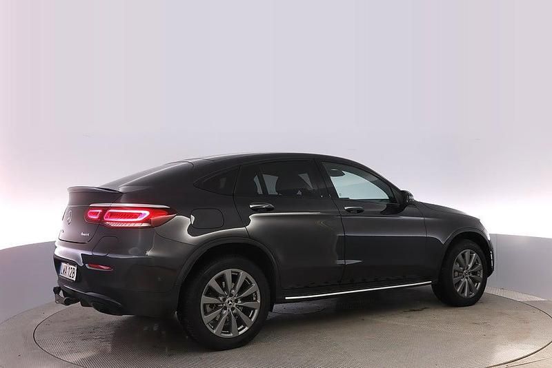 Begagnad Mercedes GLC300e AMG line 211 HK (155 kW) 2022 Grå Sportkupé