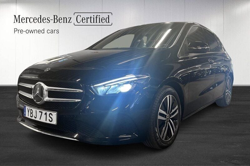 Svart Begagnad 2022 Mercedes B200 Progressive Minibuss | 259 000 kr (Marknadspris) - Bild 1/4