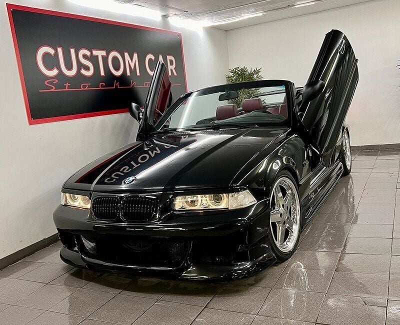 Svart Begagnad 1993 BMW 325 Cabriolet Cab | 100 000 kr - Bild 1/4