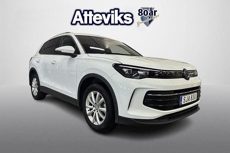 Vit Begagnad 2024 VW Tiguan Edition SUV | 389 900 kr (Lite dyr) - Bild 1/4