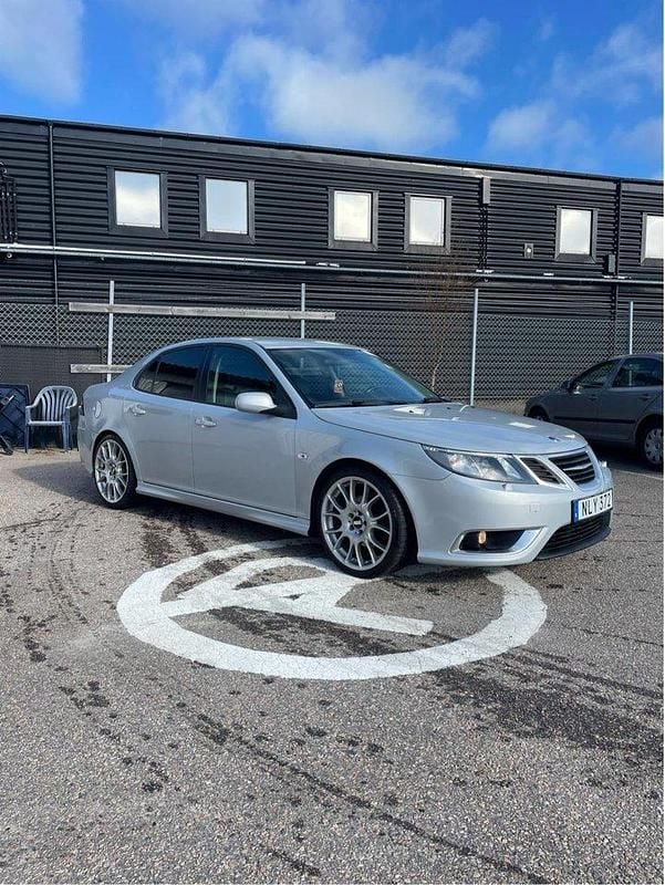Grå Begagnad 2008 Saab 9-3 Aero Sedan | 74 900 kr (Marknadspris) - Bild 1/4