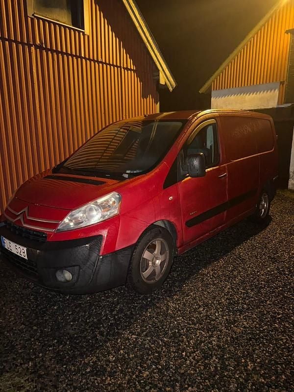Röd Begagnad 2007 Citroën Jumpy Minibuss | 14 000 kr (Marknadspris) - Bild 1/4