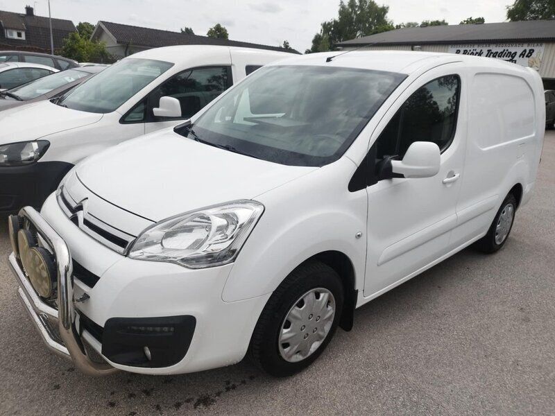 Vit Begagnad 2018 Citroën Berlingo Minibuss | 69 900 kr (Marknadspris) - Bild 1/3
