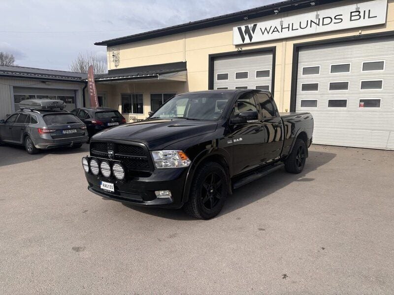 Svart Begagnad 2009 Dodge Ram Pickup | 229 900 kr (Marknadspris) - Bild 1/4