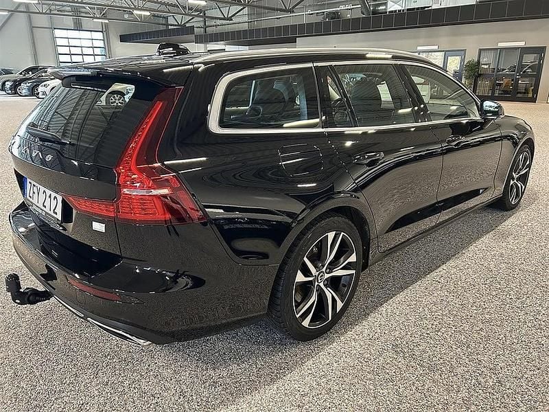 Begagnad Volvo V60 Inscription 253 HK (186 kW) 2020 Svart Kombi