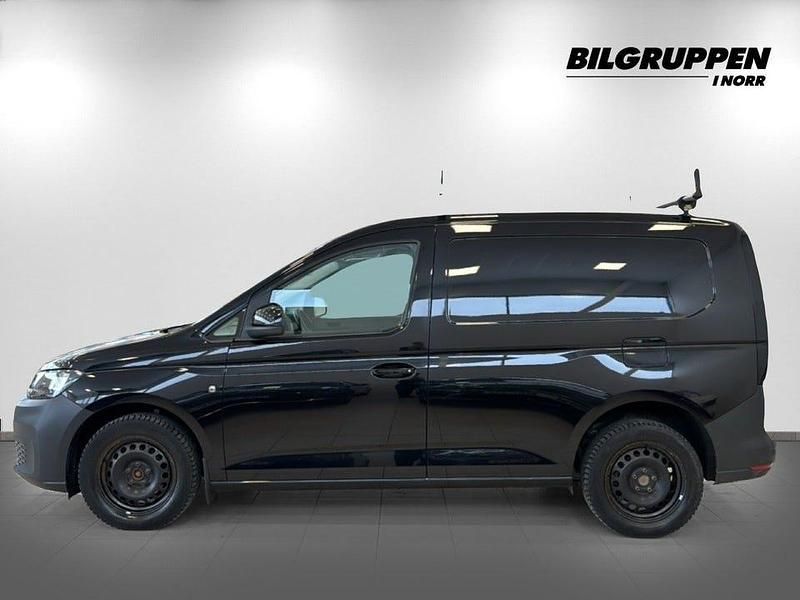 Begagnad VW Caddy 75 HK (55 kW) 2023 Svart Minibuss