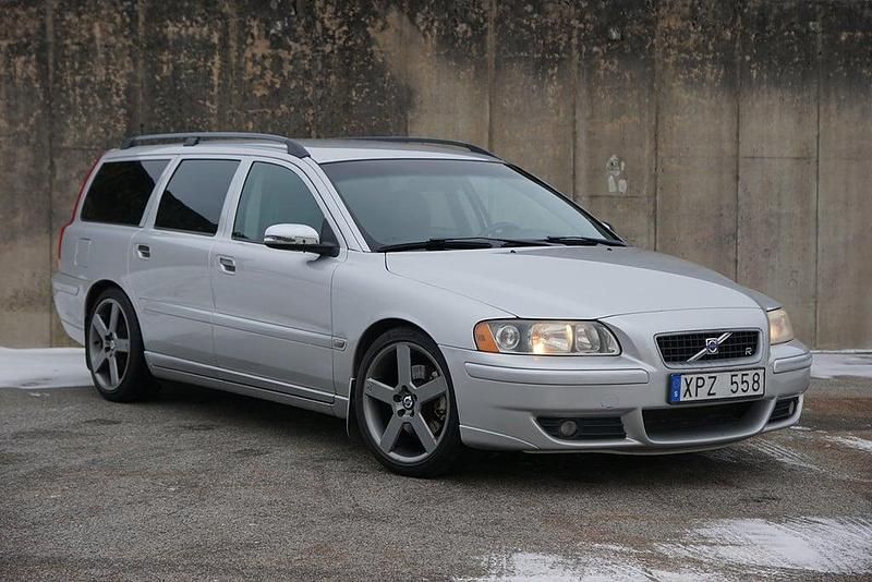 Grå Begagnad 2006 Volvo V70 Standard Kombi | 69 900 kr - Bild 1/4