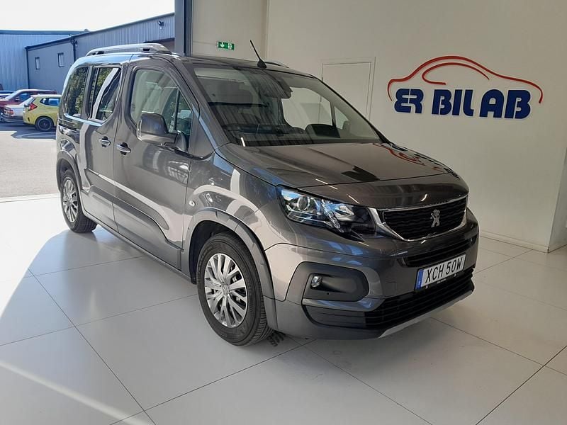 Grå Begagnad 2019 Peugeot Rifter Minibuss | 164 900 kr - Bild 1/4