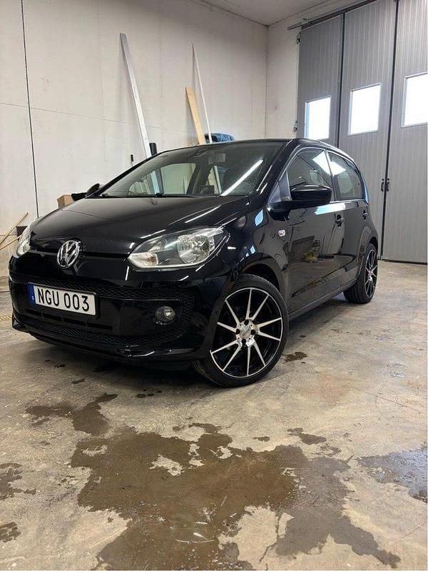 Begagnad 2013 VW up! high up! Halvkombi | 55 000 kr (Marknadspris) - Bild 1/4